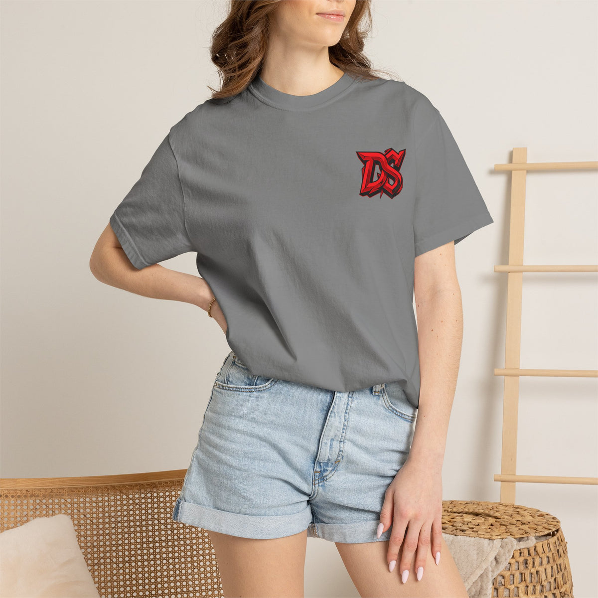 DawgieStyles 'Text Me!' Graphic T-Shirt